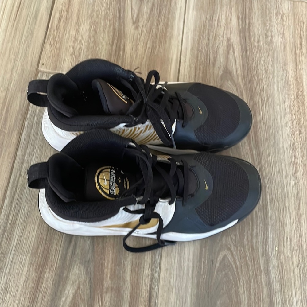 Nike shoes size 3.5